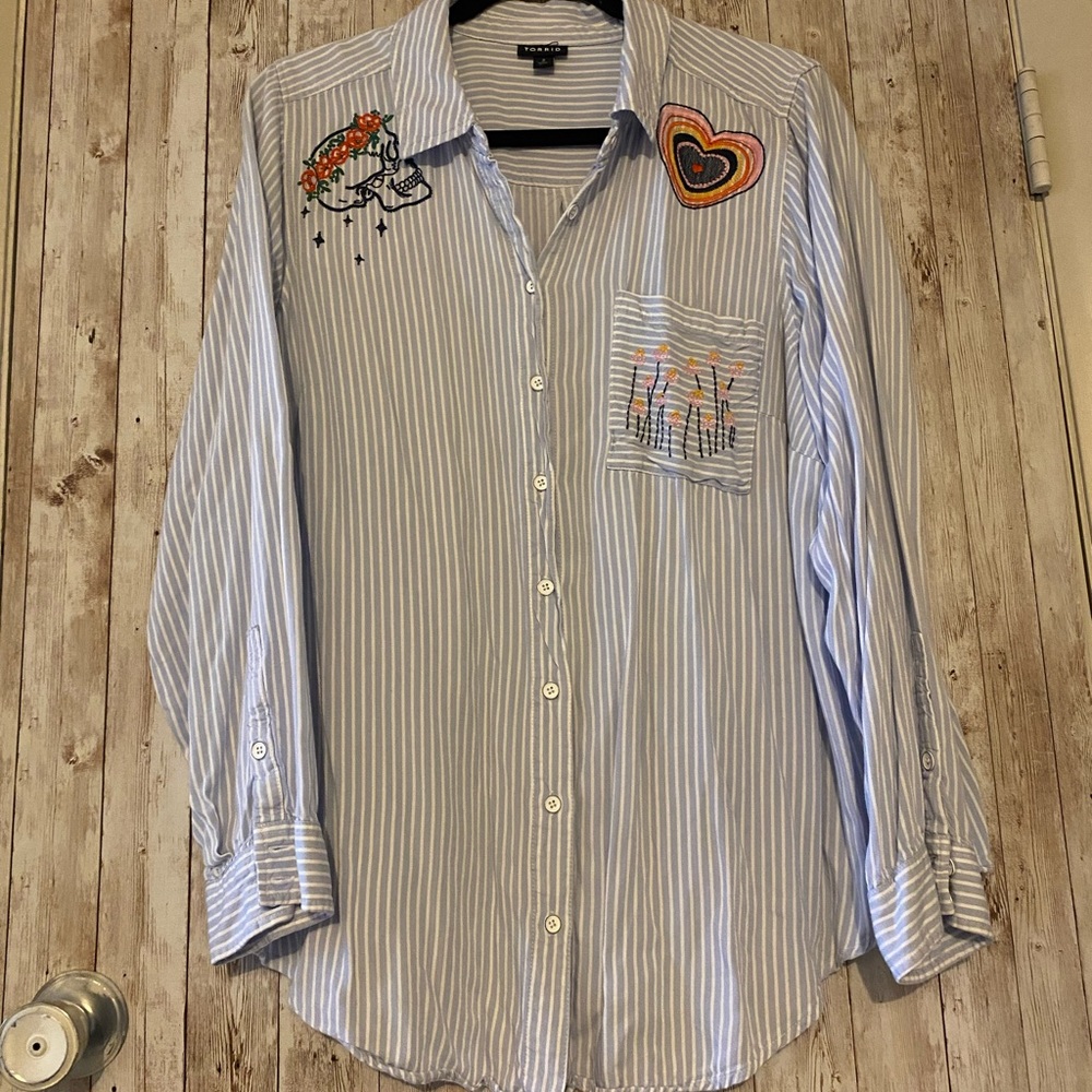 Torrid Size 2 Striped Blue button down Shirt Embroidered heart skull flowers